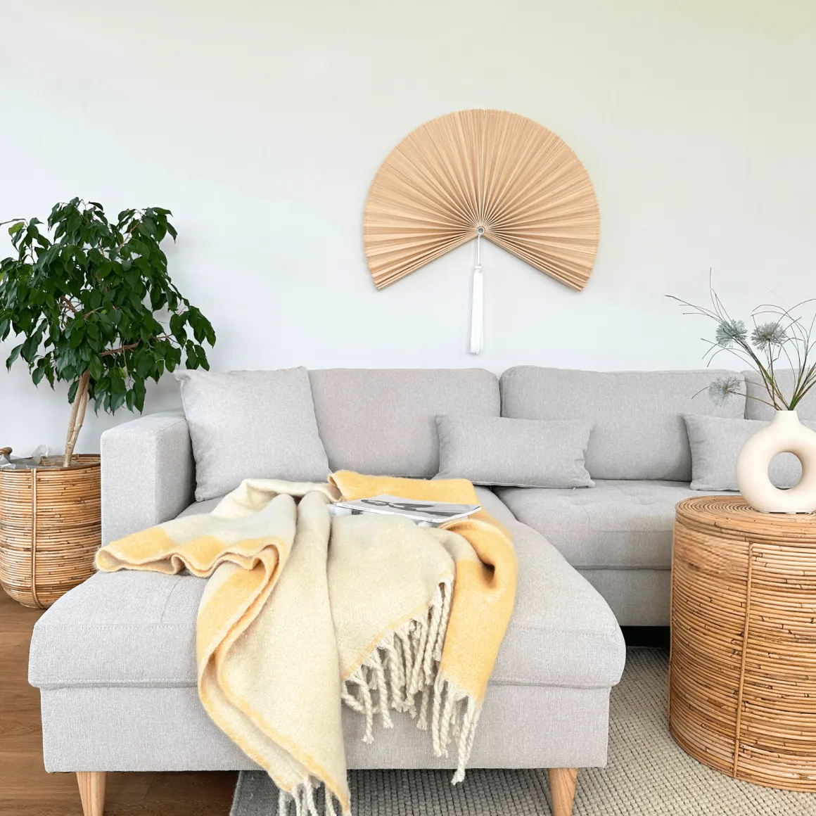 Brandy - højrevendt u-sofa i beige med chaiselong - L: 366 x D: 211 x H: 80 cm