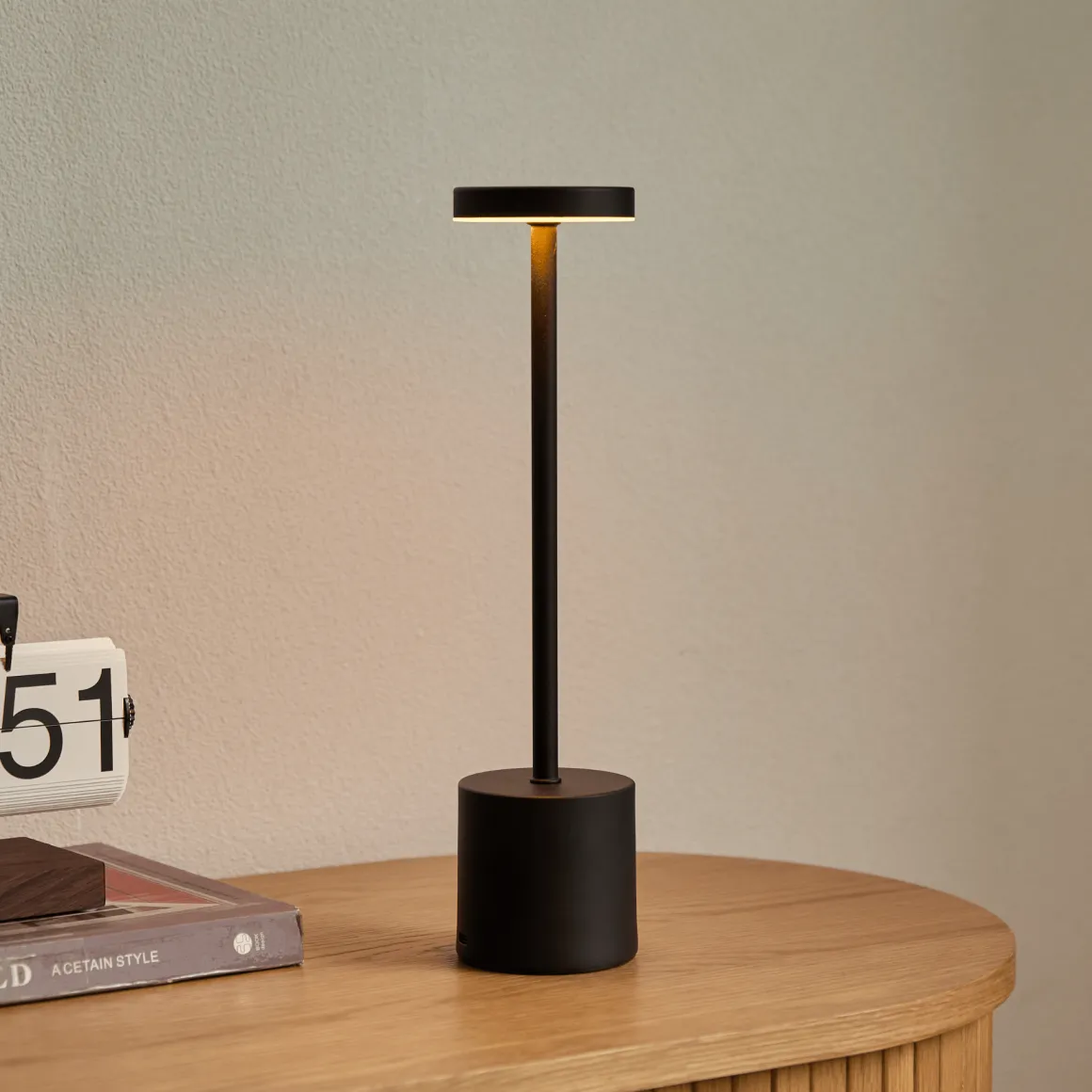 Elvis LED bordlampe sort