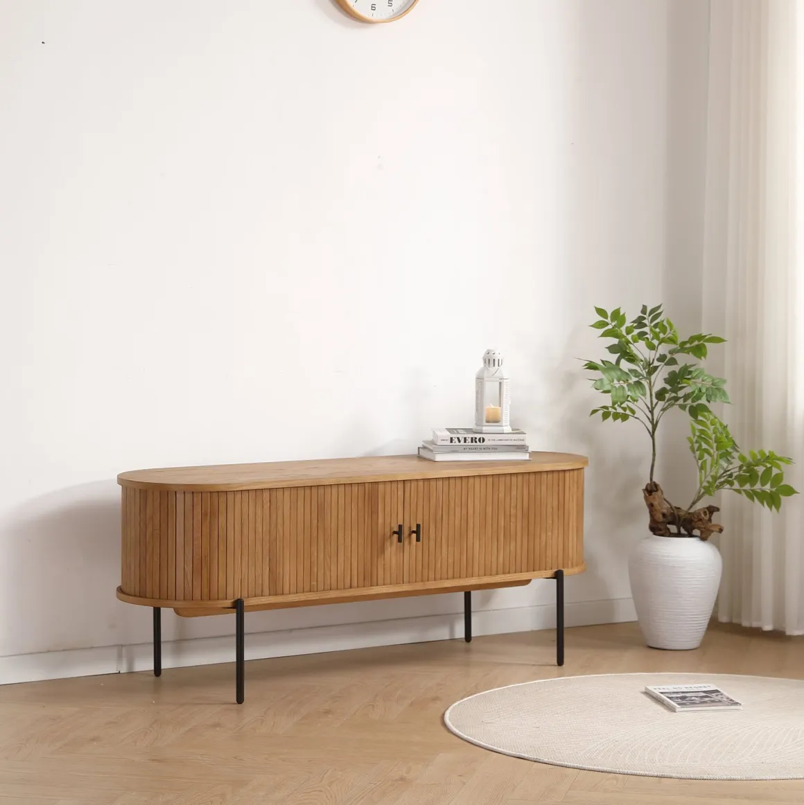 Florence jalousi tv-bord med lameller i eg 138x40x55 cm