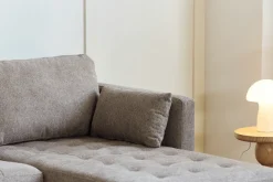 Lulu - Højrevendt og venstrevendt vendbar chaiselong sofa i sand - L: 215 x D: 82 x H: 78 cm