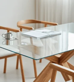 Sidney - Glas spisebord med ben i massiv egetræ 150x90 cm