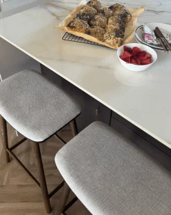 Tobi Barstol 42x36x65 cm i røget eg